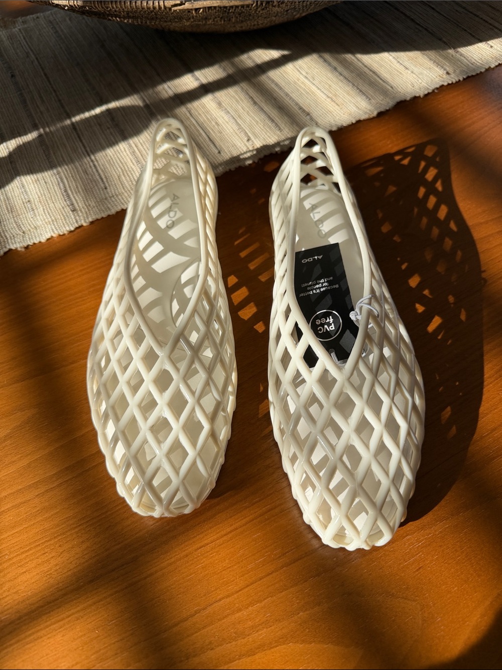 ALDO Tres Chic PVC Lattice Slip-On Flats in Cream. Sz 7, NWT